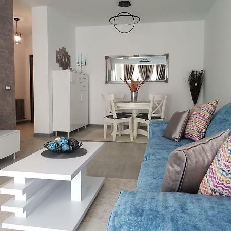 Ranya Apartments Alezzi Beach Resort นาโวดาริ ภายนอก รูปภาพ