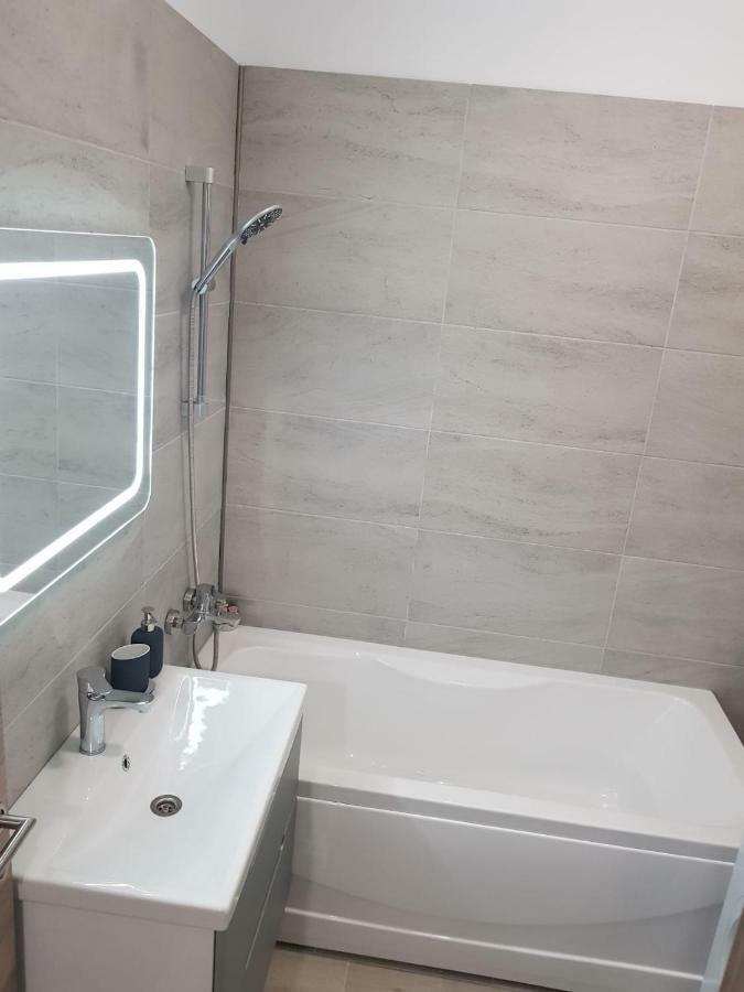 Ranya Apartments Alezzi Beach Resort นาโวดาริ ภายนอก รูปภาพ