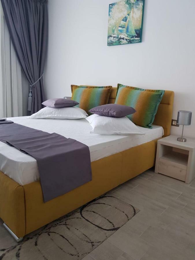 Ranya Apartments Alezzi Beach Resort นาโวดาริ ภายนอก รูปภาพ