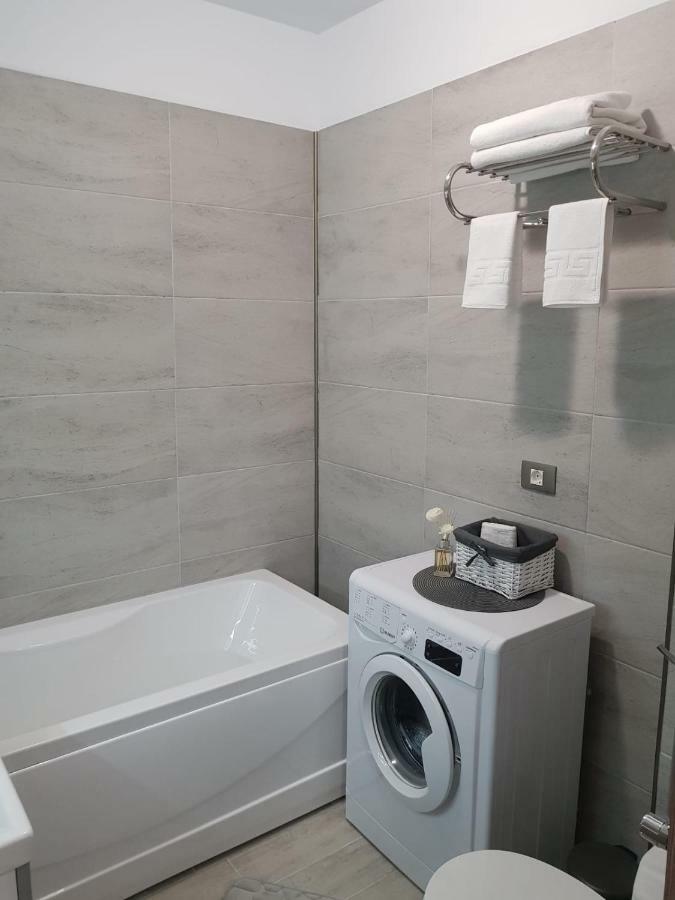 Ranya Apartments Alezzi Beach Resort นาโวดาริ ภายนอก รูปภาพ