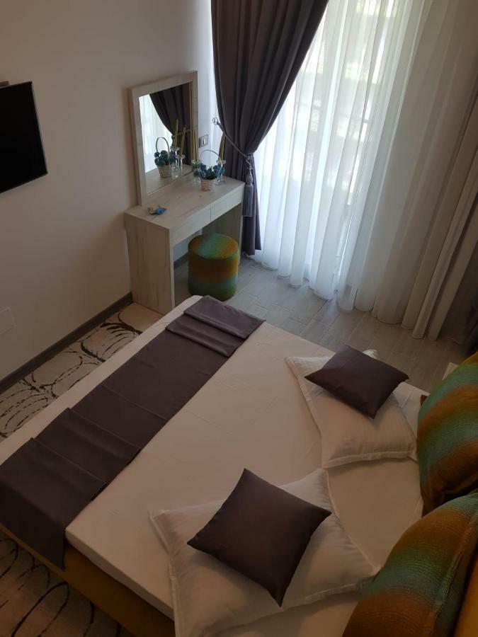Ranya Apartments Alezzi Beach Resort นาโวดาริ ภายนอก รูปภาพ