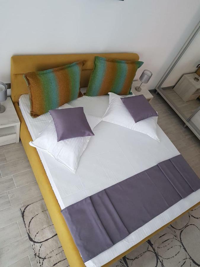 Ranya Apartments Alezzi Beach Resort นาโวดาริ ภายนอก รูปภาพ